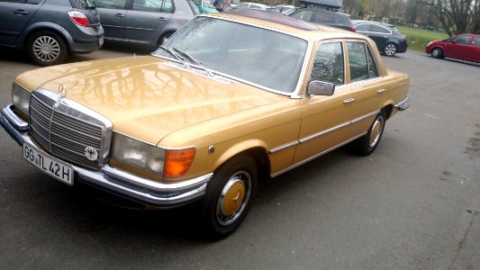Mercedes Benz 350 SE (2)