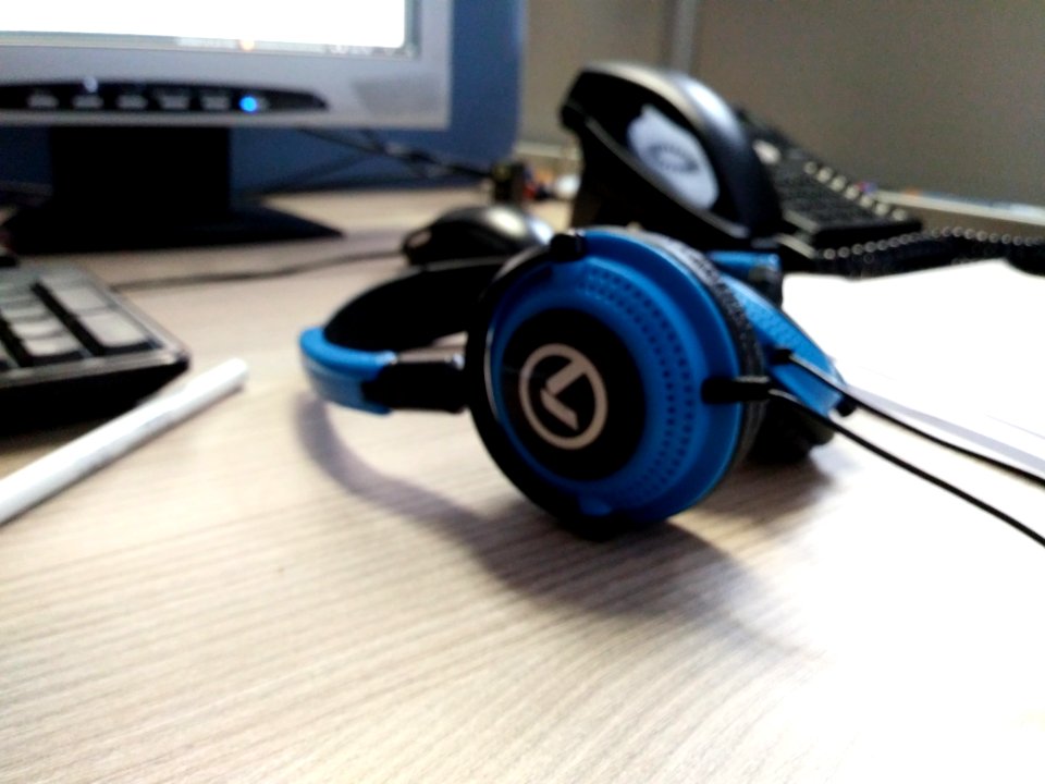 Head phones