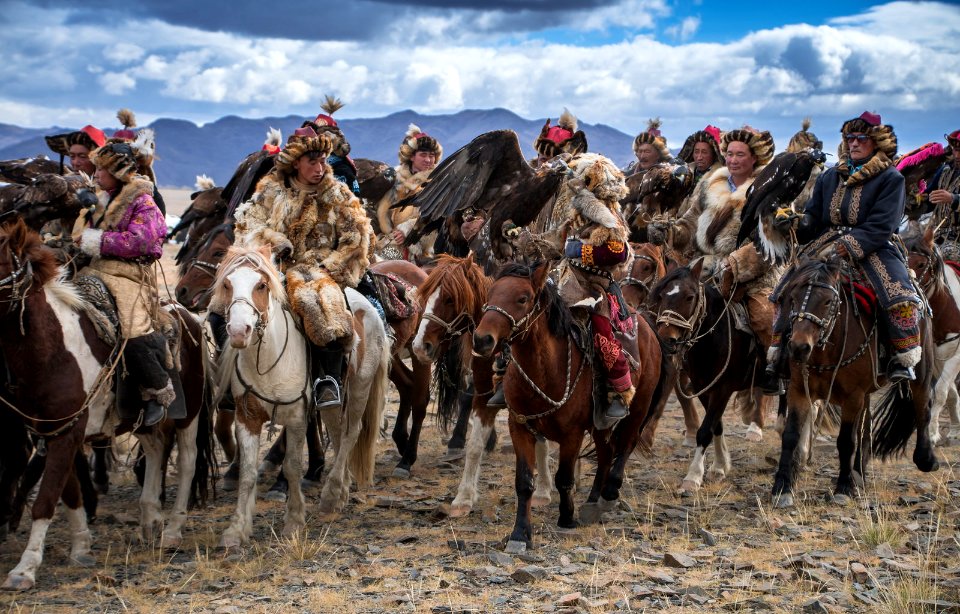 golden eagle festival mongolia 13