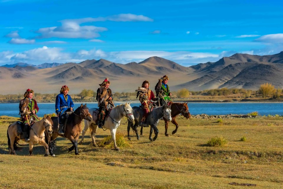 golden eagle festival mongolia 11