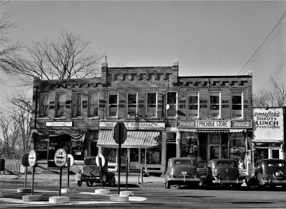 Winter's Doorstep: The main square in Colchester, Connecticut. November 1940.