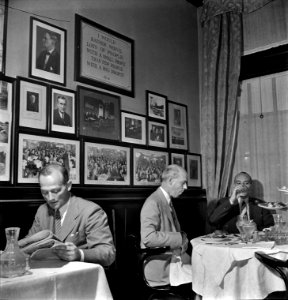 Gus' Place: Occidental Hotel restaurant on Pennsylvania Avenue at noon. Washington, D.C. July 1942.