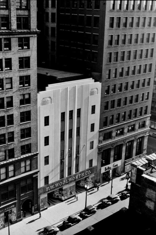 Woolworth Company building in Indianapolis, Indiana, May 1940.