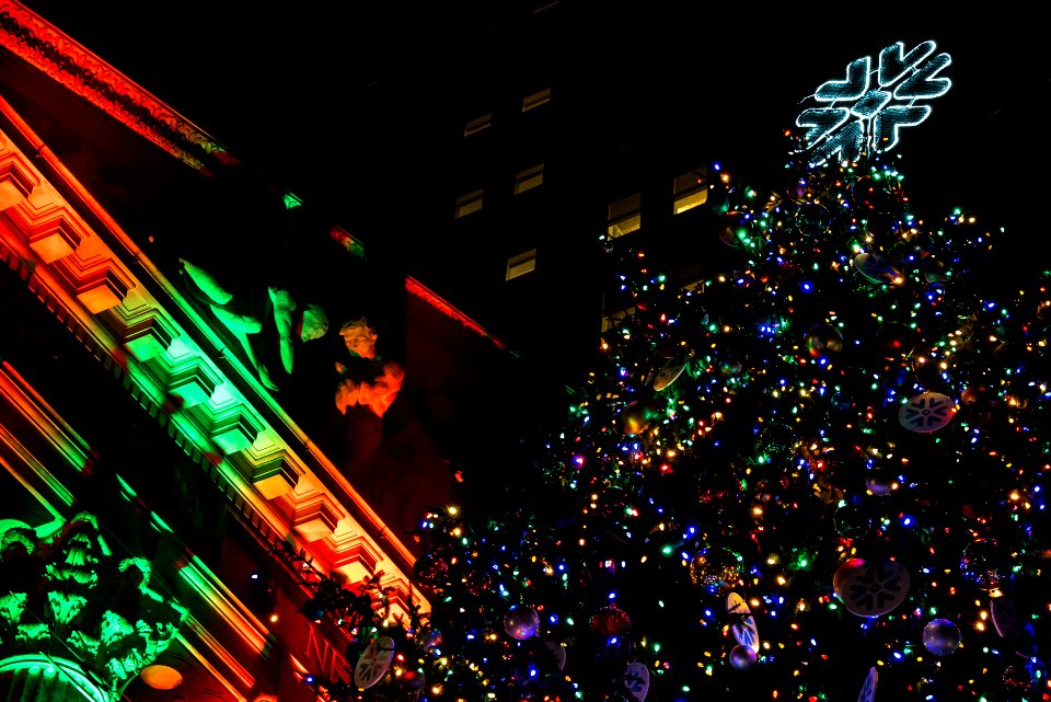 Holiday lighting on NYSE frieze