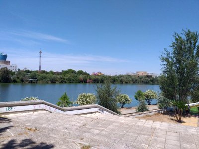 Paseo de la Barqueta, Sevilla photo