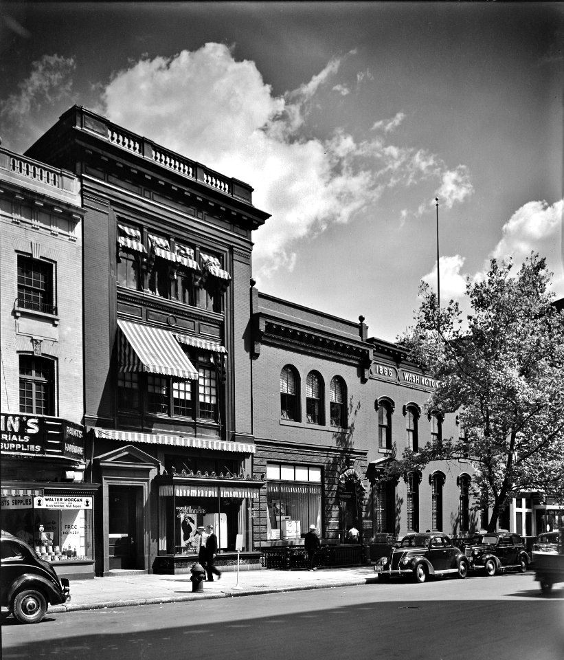 Gaslight: Exterior of the Washington Gas Light Co. circa 1930s.