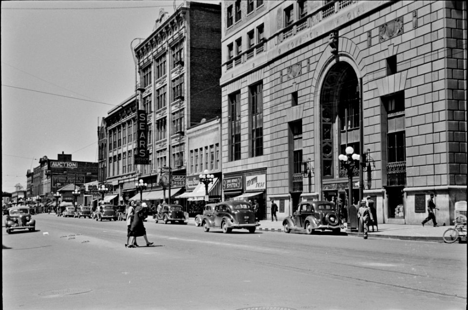 Street View: Main street in Peoria, Illinois. May 1938.