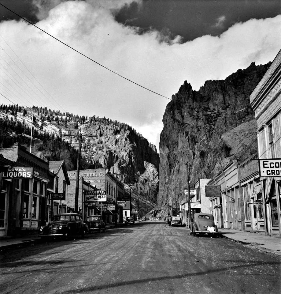 View of the Lead and silver mining town of Creede, Colorado. 1942.