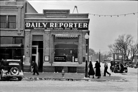 Home Daily: Street scene in Spencer, Iowa, December 1936.