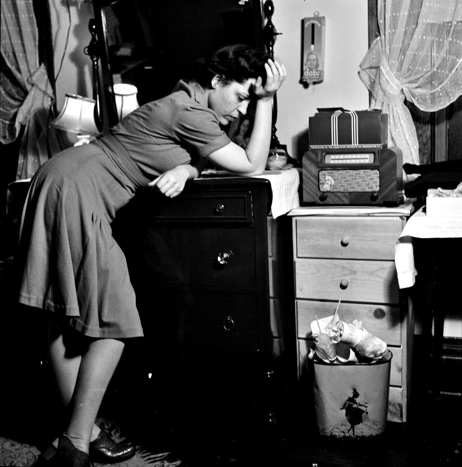 Murder, He Says: Listening to a murder mystery on the radio in a boardinghouse room. Washington, D.C., 1943.