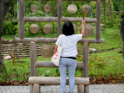 fun day @ redeveloped jurong lake gardens - playing with cymbals