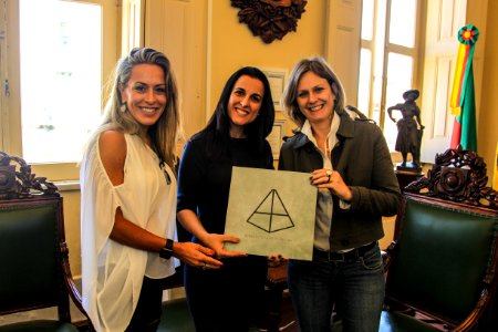01.11.2017 - Prefeita Paula Mascarenhas recebe visita das arquitetas do Anuário de Arquitetura