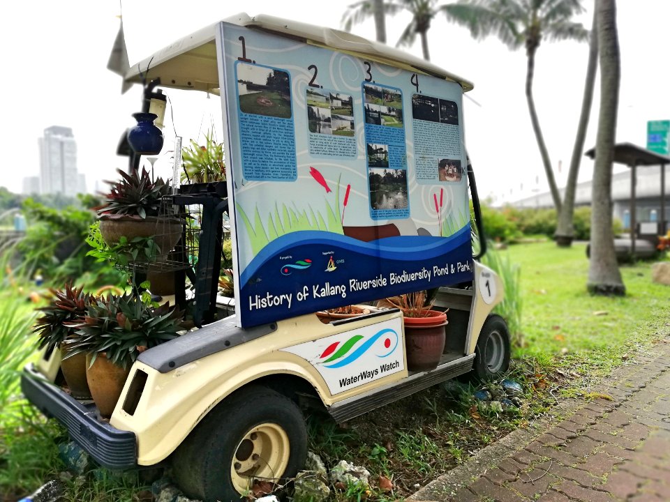 buggy as display along marina promenade