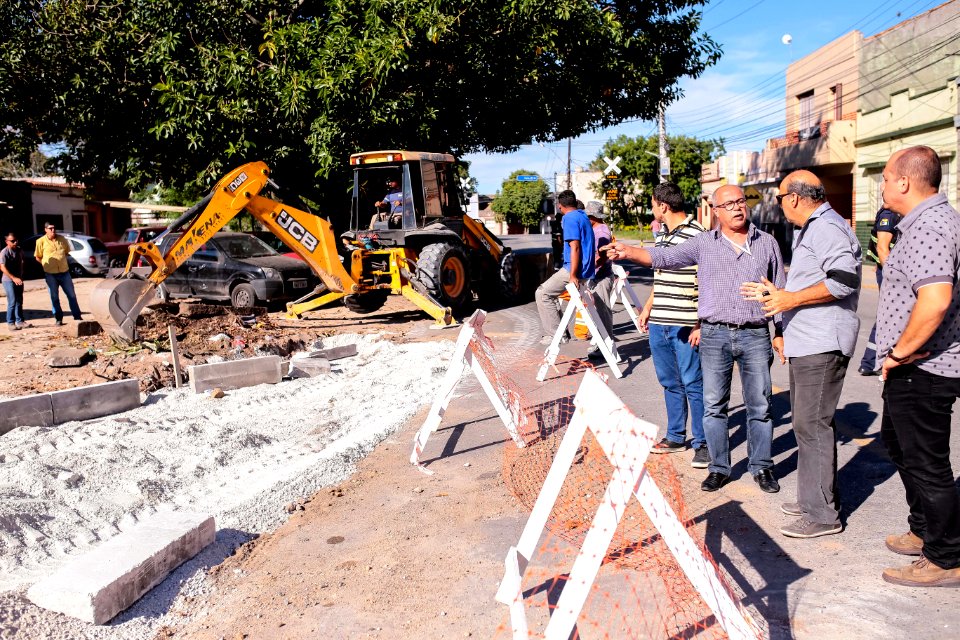 17.04.2018 Obra rotatória Av Brasil com Saturino de Brito - Fotos Gustavo Mansur