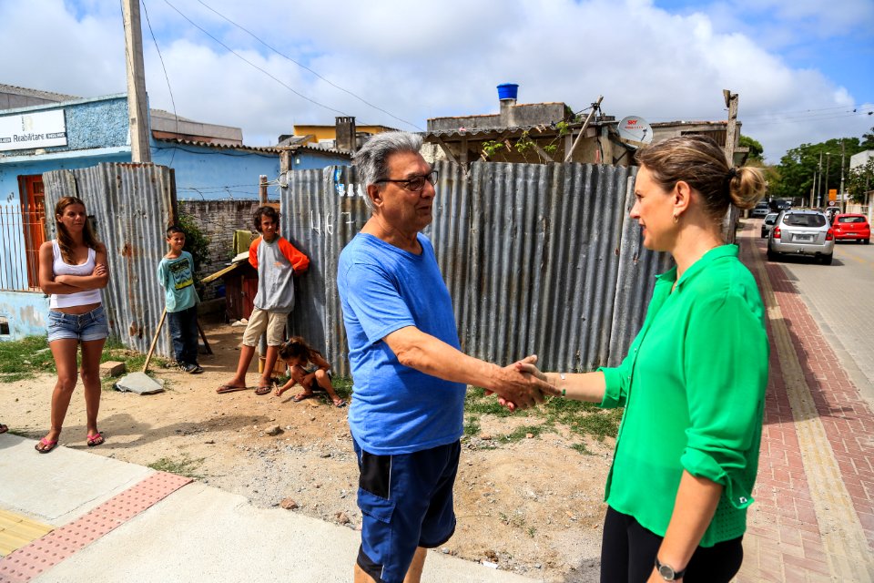 21.12.2017 - Prefeita Paula Mascarenhas e vice Idemar Barz na entrega obras nas ruas da Balsa - Estrada do Engenho, Paulo Guilayn e Pedro Osório de Brito