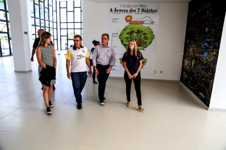 22.02.2018 - Prefeita Paula Mascarenhas e o vice Idemar Barz durante visita à Escola Santa Mônica - Foto: Gustavo Vara