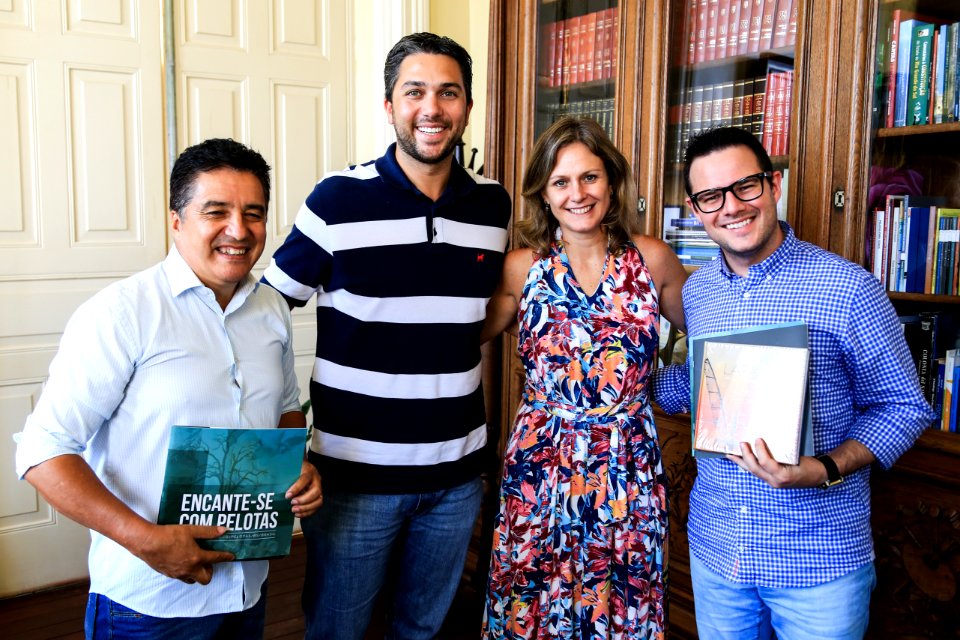 31.01.2018 - Prefeita Paula Mascarenhas durante reunião com o vereador Mateus Wesp, do PSDB, de Passo Fundo - Foto: Gustavo Vara