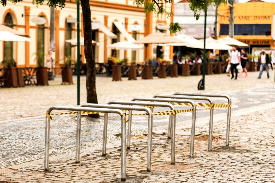 28.11.2017 - Novos bicicletários do Mercado Central