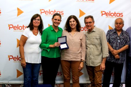 21.12.2017 - Prefeita Paula Mascarenhas e vice Idemar Barz no café da manhã com servidores