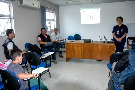 19.12.2017 - Visa capacita ambulantes que irão atuar no Laranjal