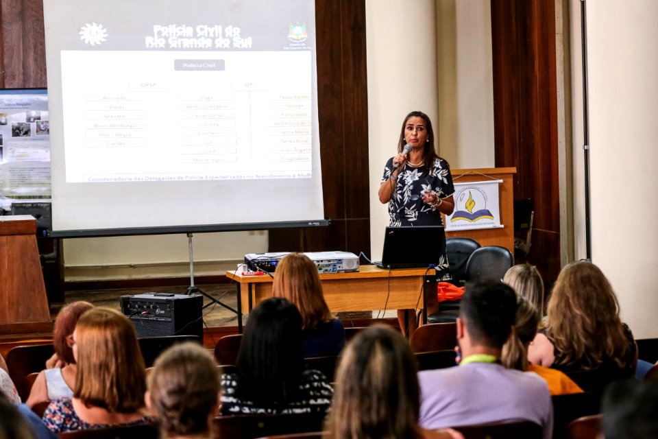 08.03.2018 SMED Palestra Dia da Mulher Fotos Gustavo Mansur