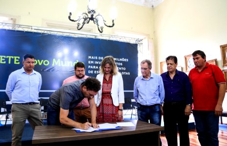 21.02.2018 - Assinatura do contrato e emissão da ordem de serviço da ETE Novo Mundo - Foto: Gustavo Vara