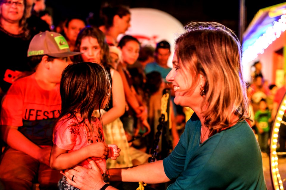 10.12.2017 - Prefeita Paula Mascarenhas e vice Idemar Barz na chegada do Papai Noel e entrega da chave da cidade