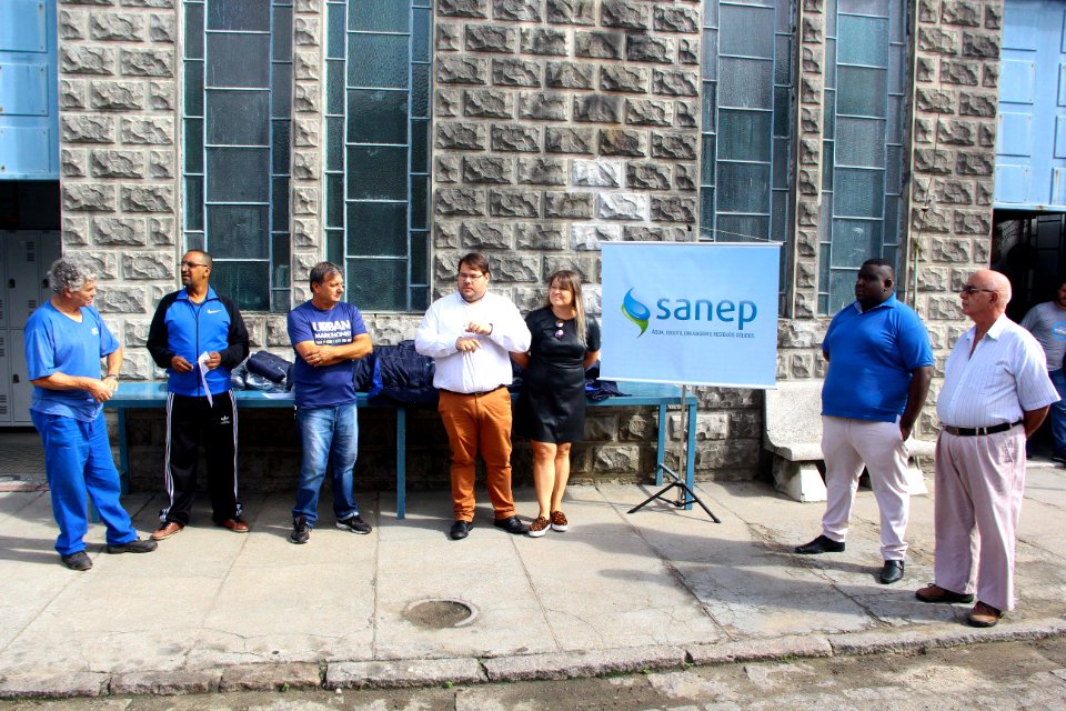 04.04.2018 - SANEP - Entrega de jaquetas de inverno - Foto Marcel Avila