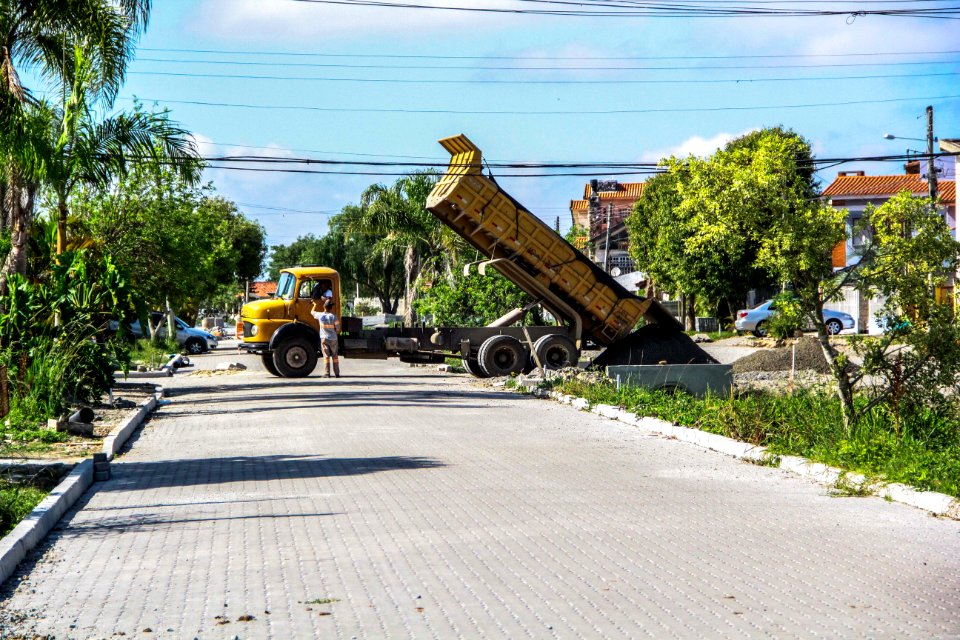 08.12.2017 - Obras na avenida Espirito Santo no Laranjal