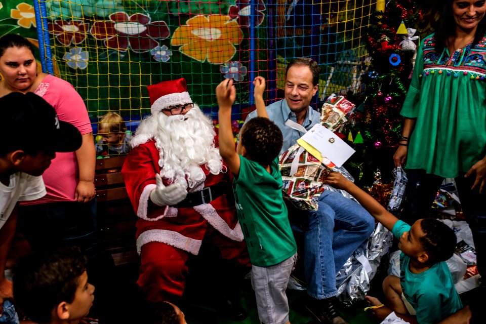 19.12.2017 - Prefeita Paula Mascarenhas na Festa de Natal Para as Crianças dos Abrigos