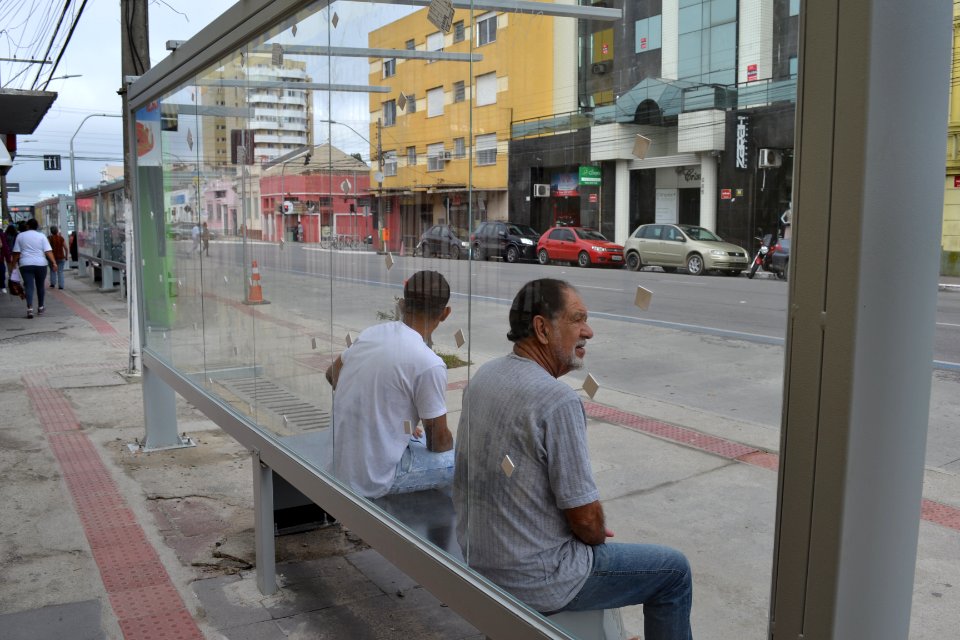 04.04.2018- SEPLAG - Colocação de vidros parada de onibus Osorio -Foto Janine Tomberg (7)