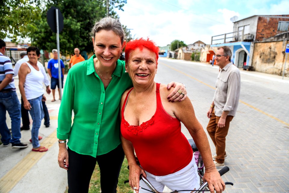 21.12.2017 - Prefeita Paula Mascarenhas e vice Idemar Barz na entrega obras nas ruas da Balsa - Estrada do Engenho, Paulo Guilayn e Pedro Osório de Brito