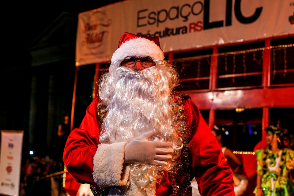 10.12.2017 - Prefeita Paula Mascarenhas e vice Idemar Barz na chegada do Papai Noel e entrega da chave da cidade