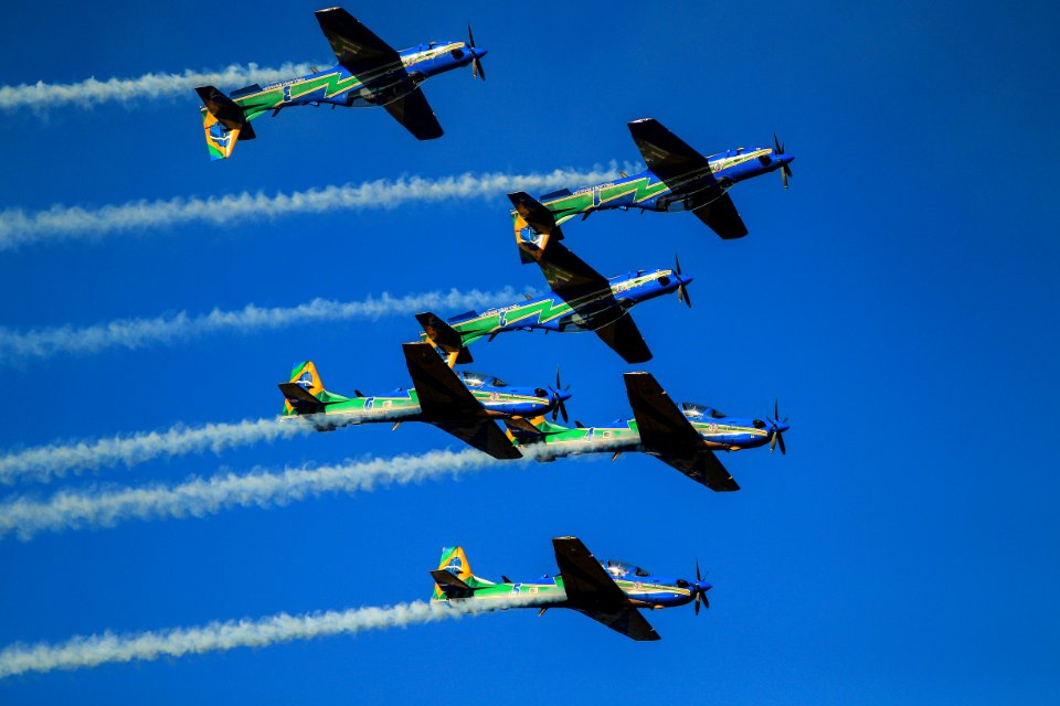 18.04.2018 - Apresentação da Esquadrilha da Fumaça em comemoração aos 100 anos do 9ª Batalhão de Infantaria Motorizada em Pelotas e pela passagem do Dia do Exército - Foto: Gustavo Vara