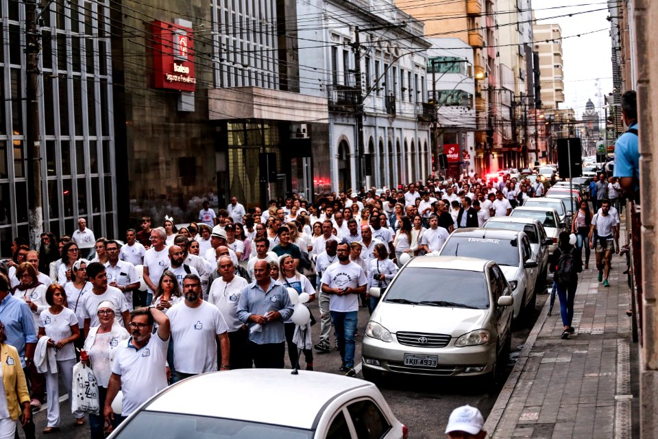 20.12.2017 - Prefeita Paula Mascarenhas e vice Idemar Barz na Noite da Paz - Caminhada Aliança Pelotas
