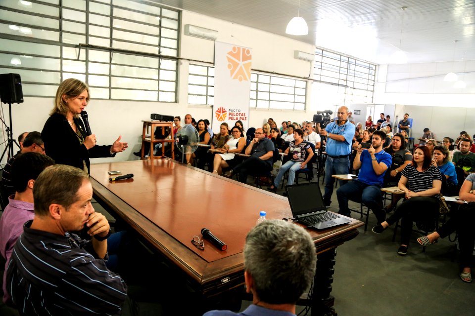 04.04.2018 - Prefeita Paula Mascarenhas durante o lançamento dos novos comitês territoriais do Cada Jovem Conta no auditório da SMED- Foto: Gustavo Vara