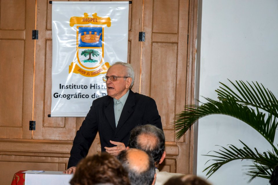 14.12.2017 - Vice-prefeito Idemar Barz na entrega de títulos sociais beneméritos do IHGPEL - Instituto Histórico Geográfico de Pelotas