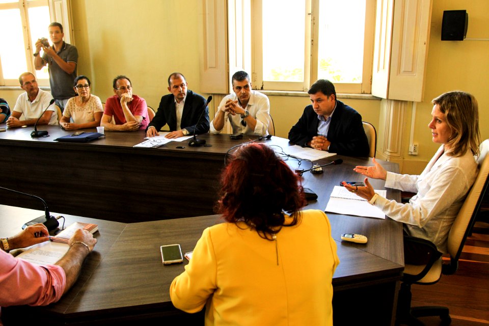 17.04.2018 - Prefeita Paula Mascarenhas durante reunião com taxistas - Foto: Gustavo Vara