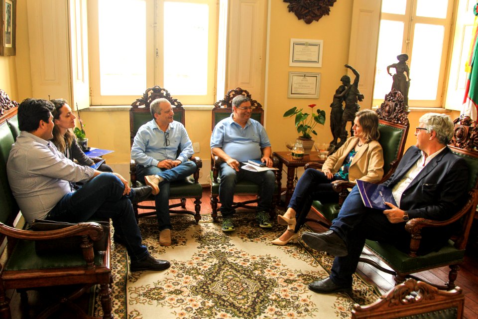 21.11.2017 - Prefeita Paula Mascarenhas em reunião com secretário de Turismo Fernando Estima e o presidente Conssedi Luiz Fernando Parada