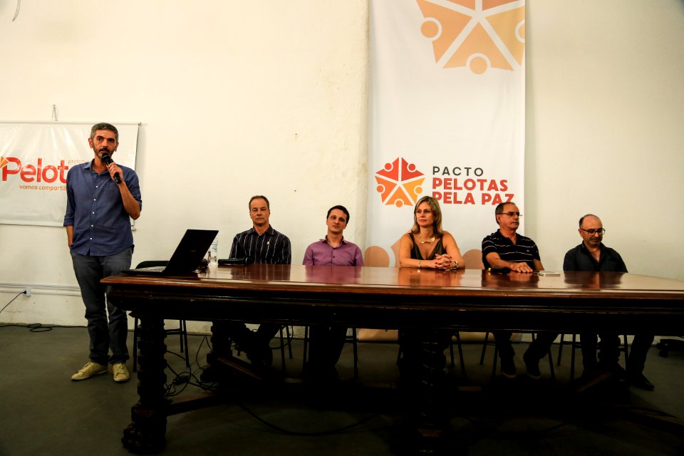 04.04.2018 - Prefeita Paula Mascarenhas durante o lançamento dos novos comitês territoriais do Cada Jovem Conta no auditório da SMED- Foto: Gustavo Vara