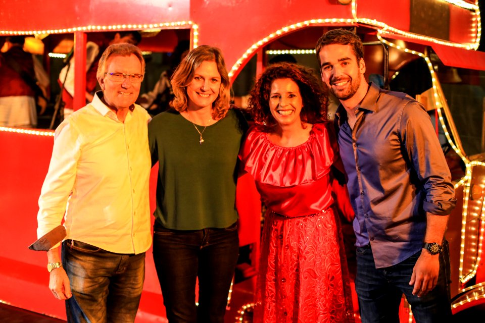 10.12.2017 - Prefeita Paula Mascarenhas e vice Idemar Barz na chegada do Papai Noel e entrega da chave da cidade