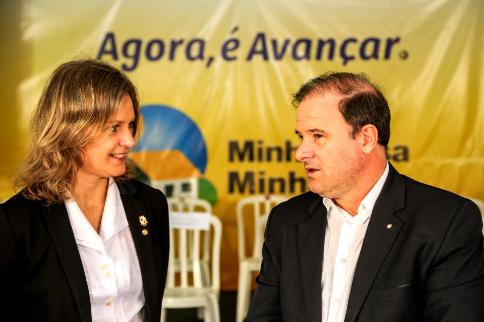 20.12.2017 - Prefeita Paula Mascarenhas e vice Idemar Barz na entrega dos residenciais Roraima e Amazonas