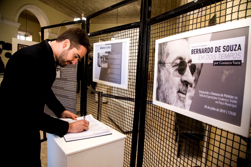 03.08.2019 - Governador Eduardo Leite visita a Exposição fotográfica Bernardo de Souza em dois tempos - Foto: Gustavo Vara