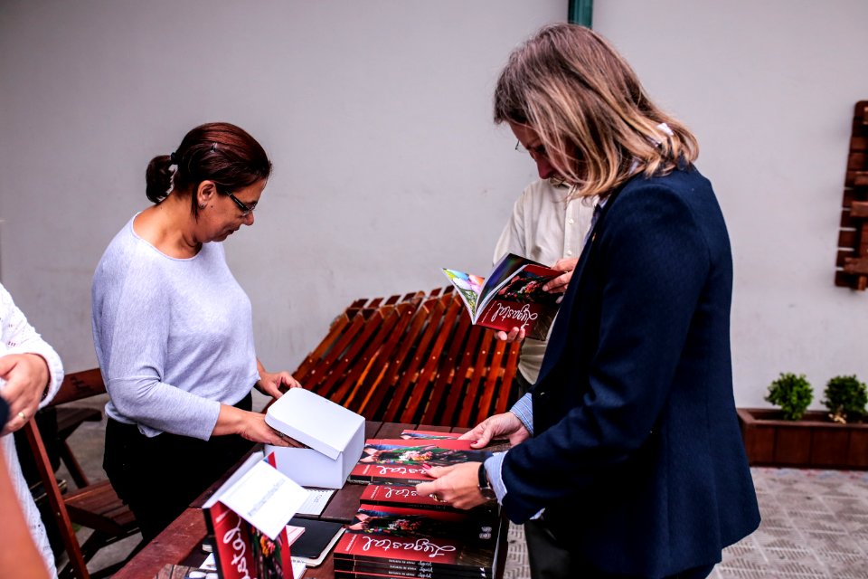 18.12.2017 - Prefeita Paula Mascarenhas no lançamento do Livro Relicário de afetos - Lu Gastal