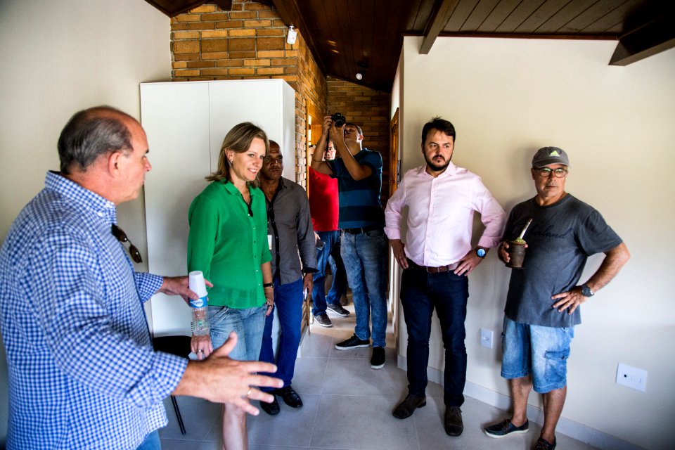 10.03.2018 - Prefeita Paula Mascarenhas e o vice Idemar Barz realizam entrega da revitalização da Praça Modelo - Foto: Gustavo Vara