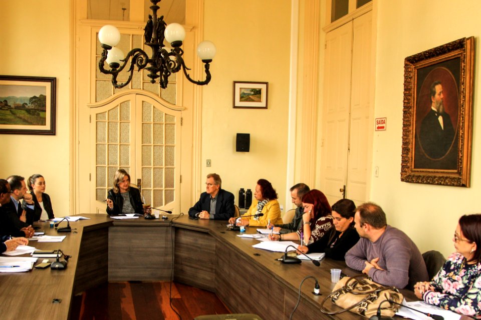18.05.2018 - Prefeita Paula Mascarenhas e o vice Idemar Barz durante reunião com SIMP - Foto: Gustavo Vara