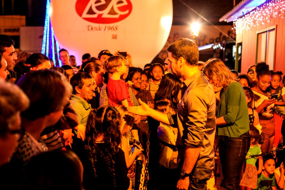 10.12.2017 - Prefeita Paula Mascarenhas e vice Idemar Barz na chegada do Papai Noel e entrega da chave da cidade