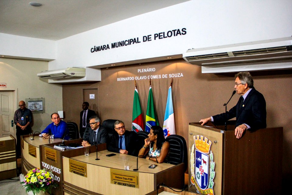 29.12.2017 - Vice-prefeito Idemar Barz na posse do presidente da câmara de vereadores de Pelotas, Anderson  Garcia