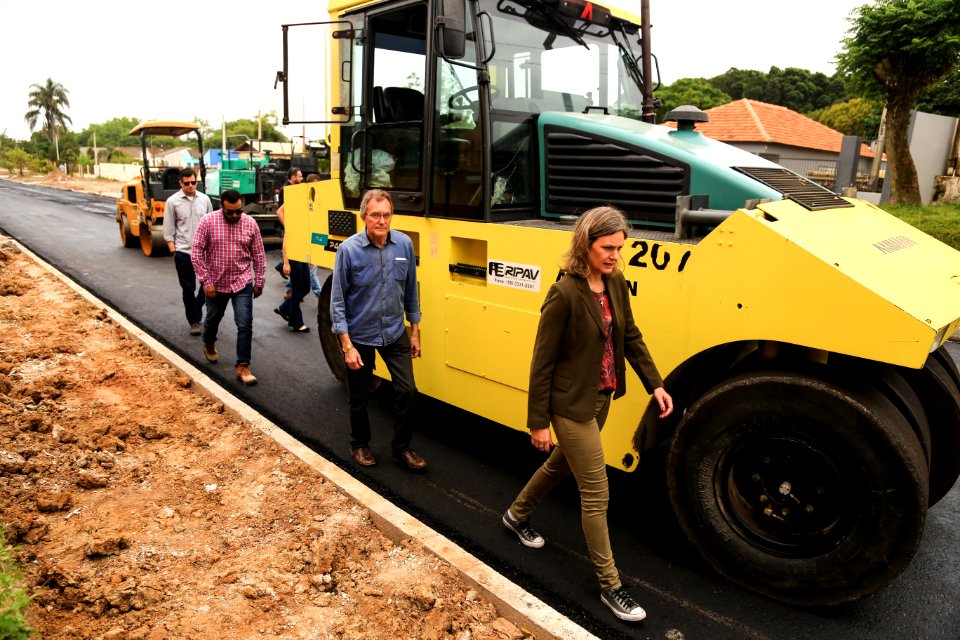 10.11.2017 - Prefeita Paula Mascarenhas em visita na avenida Ildefonso Simões Lopes