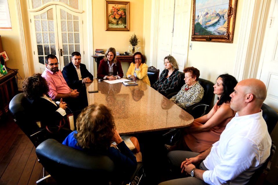 29.05.2018 - Prefeita Paula Mascarenhas assina a lei 2143/18 que declara de utilidade pública municipal o Lar Espírita Assistencial Irmão Fabiano de Cristo - Foto: Gustavo Vara